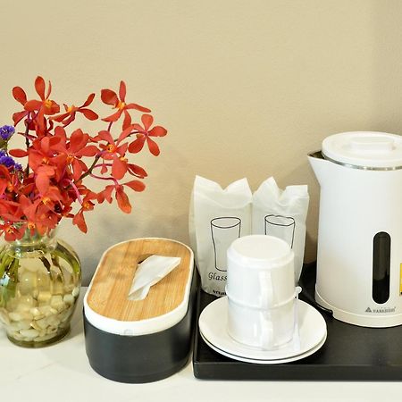 Norn Rimklong Bangkok Hotel Екстер'єр фото