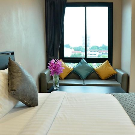 Norn Rimklong Bangkok Hotel Екстер'єр фото
