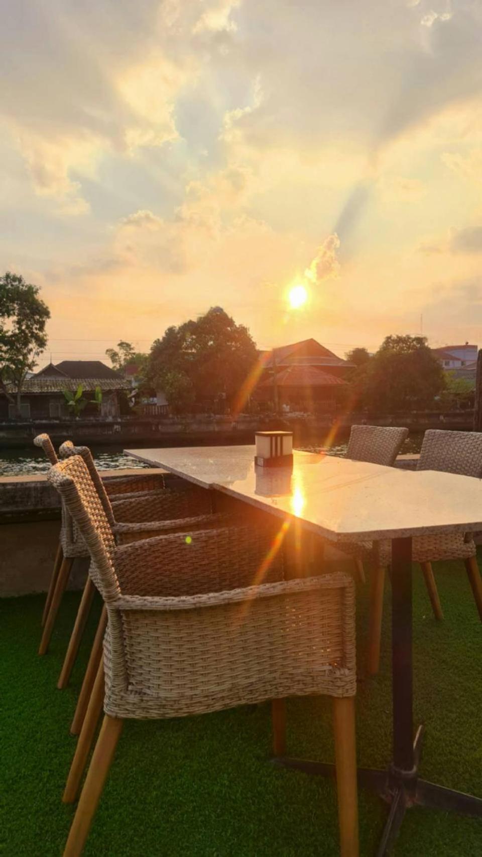 Norn Rimklong Bangkok Hotel Екстер'єр фото