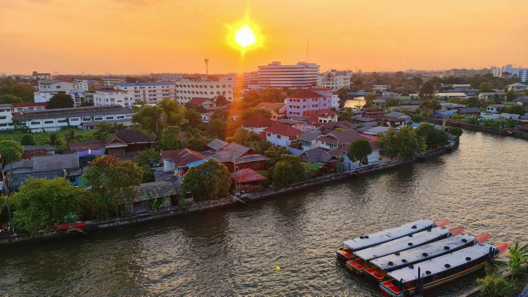 Norn Rimklong Bangkok Hotel Екстер'єр фото