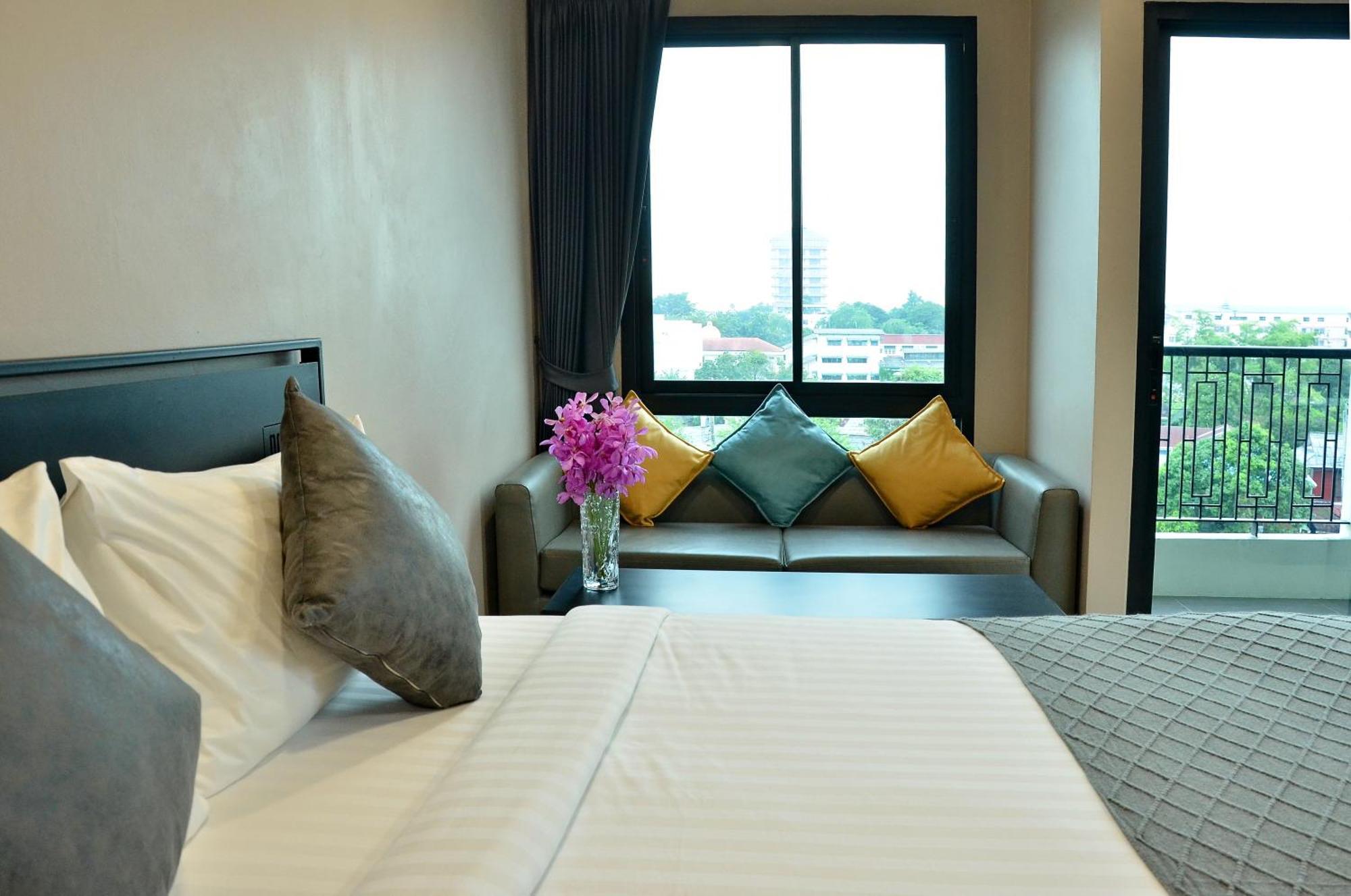 Norn Rimklong Bangkok Hotel Екстер'єр фото