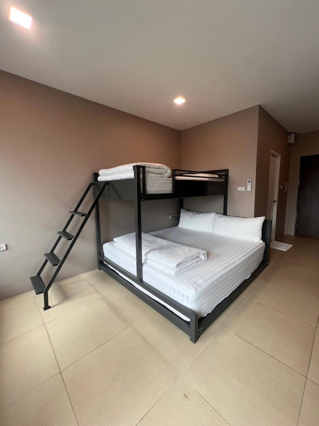 Norn Rimklong Bangkok Hotel Екстер'єр фото
