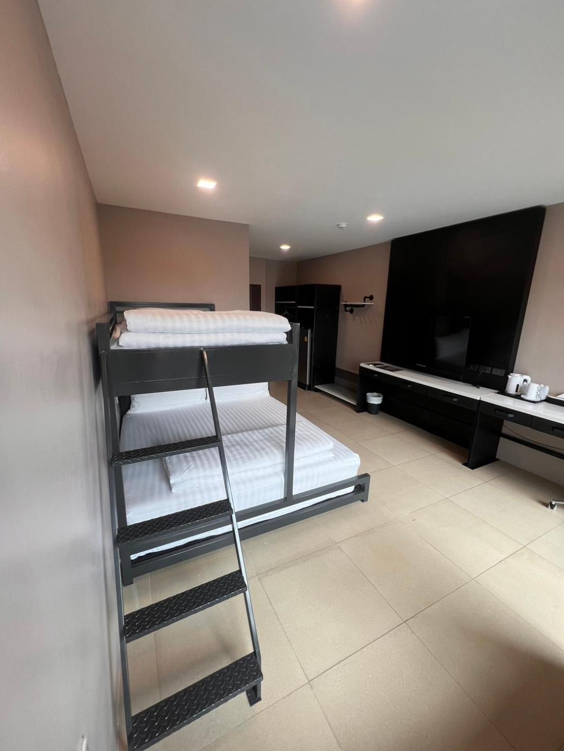 Norn Rimklong Bangkok Hotel Екстер'єр фото